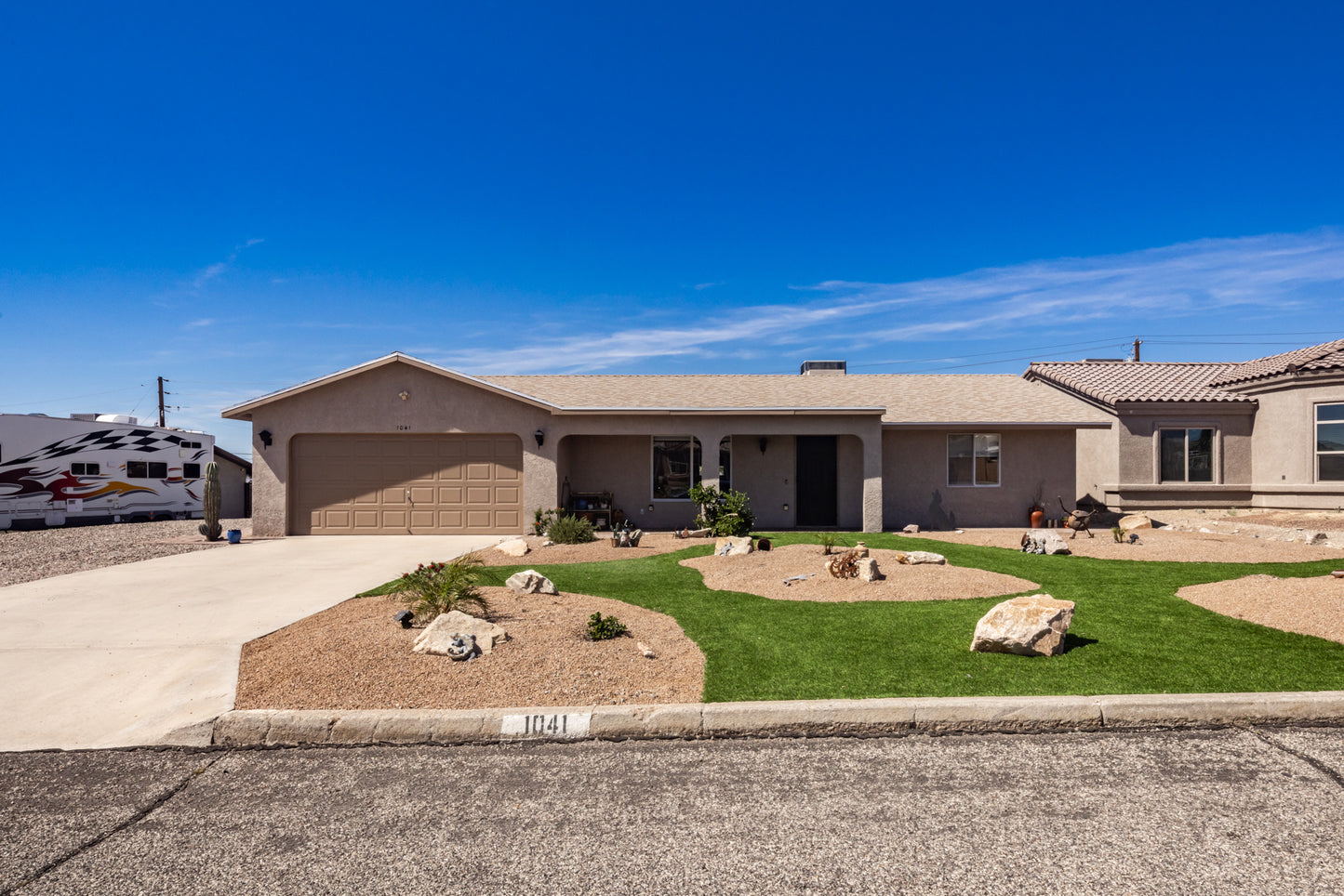 1041 ROLLING HILLS DR - Daytime Real Estate Photography