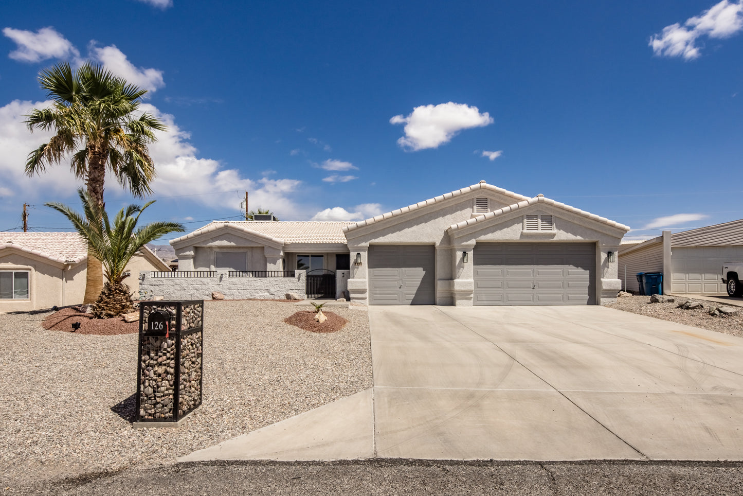 126 NELSON LN - Daytime Real Estate Photography