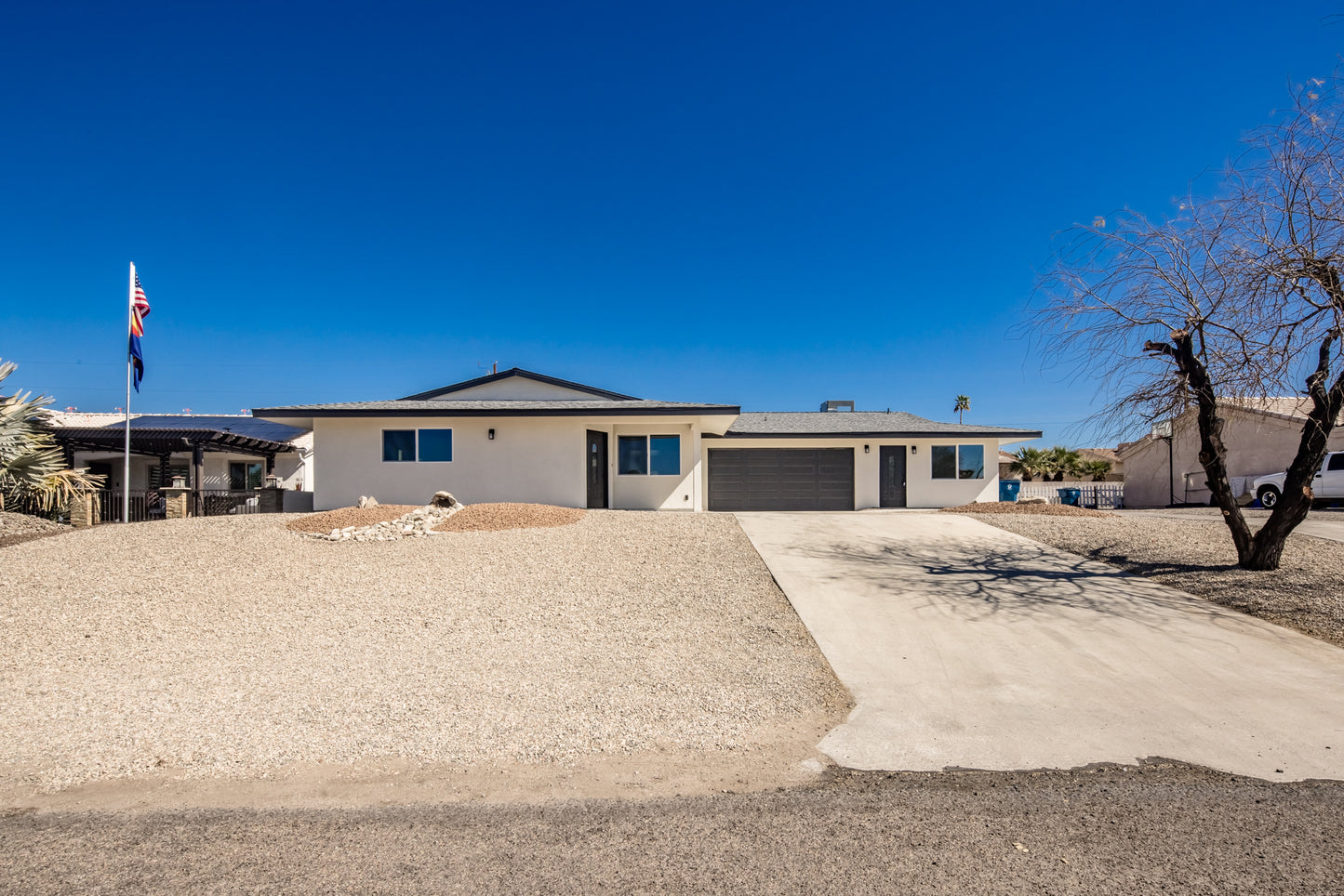 551 ROLLING HILLS DR - Daytime Real Estate Photography