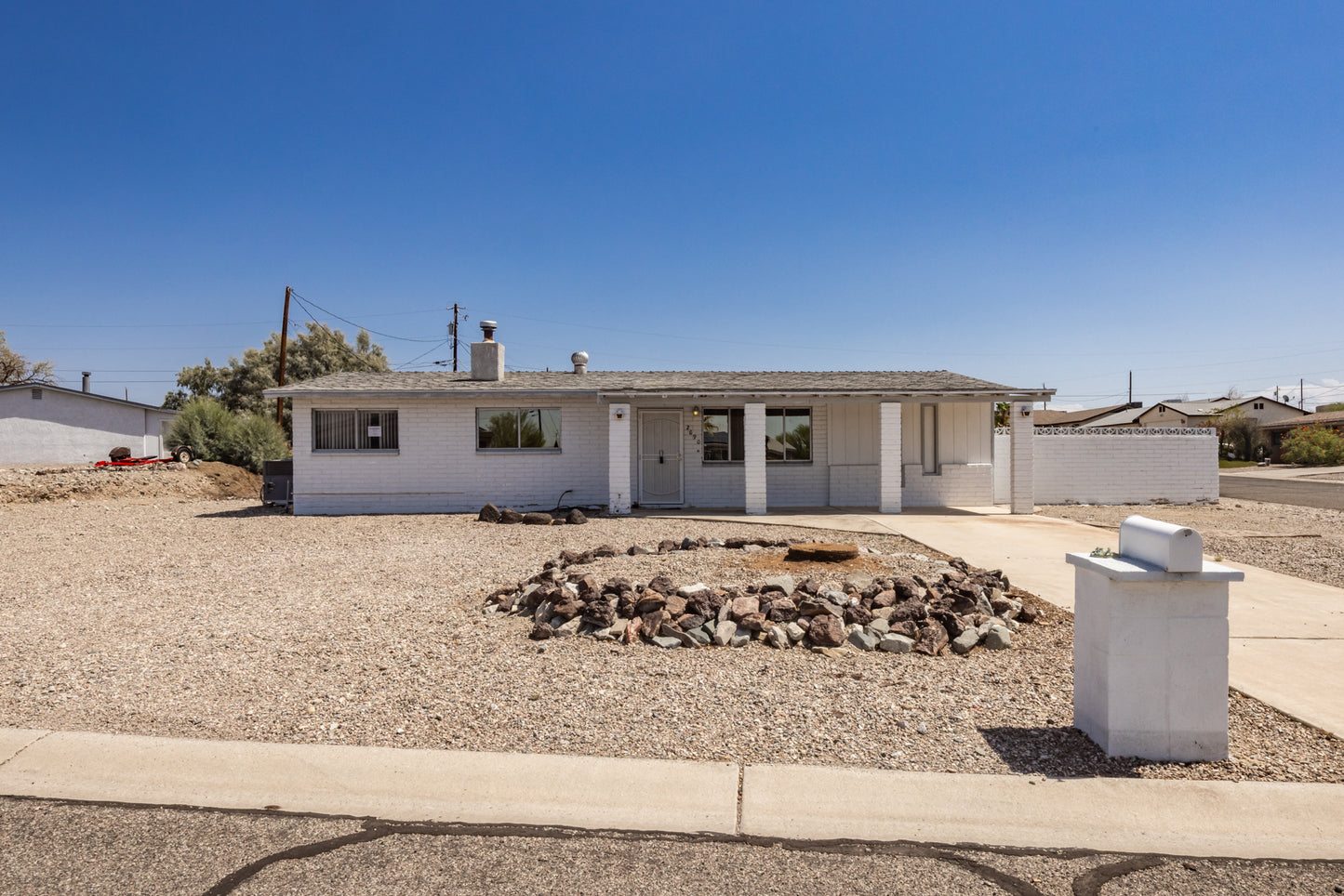 2090 ALTA VISTA DR - Daytime Real Estate Photography