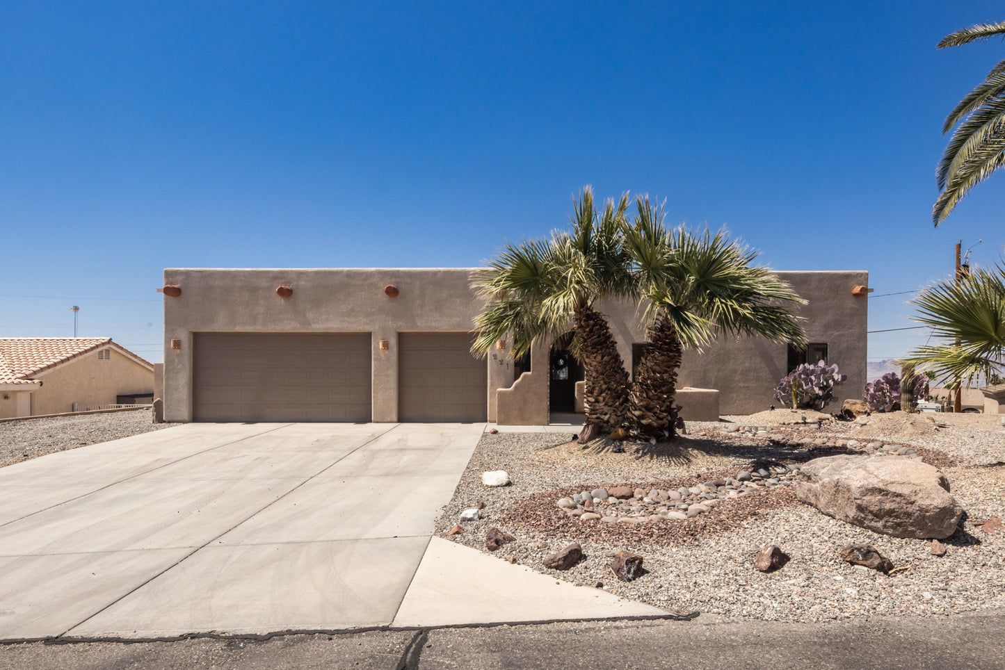 221 BUCKBOARD PL - Daytime Real Estate Photography