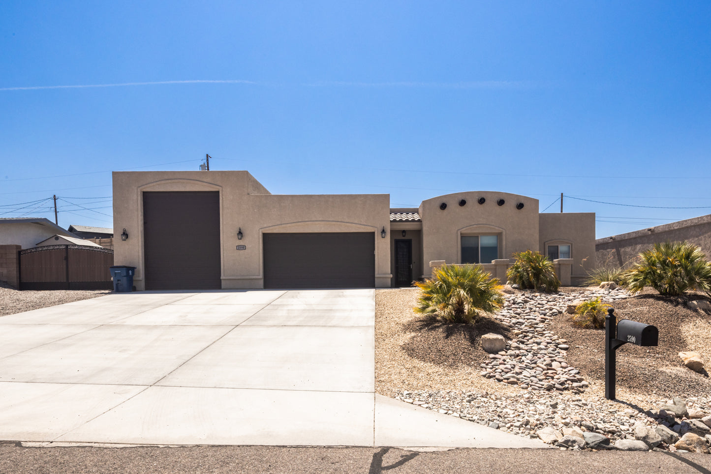 2590 HUNTINGTON DR - Daytime Real Estate Photography