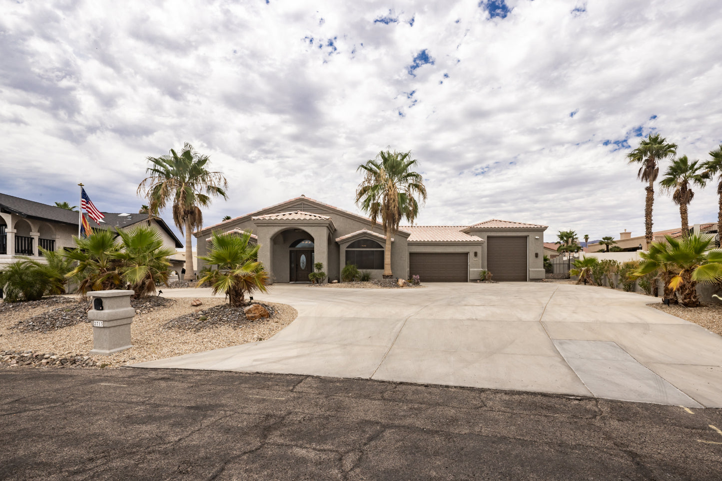 2713 PLAZA VERDE - Daytime Real Estate Photography