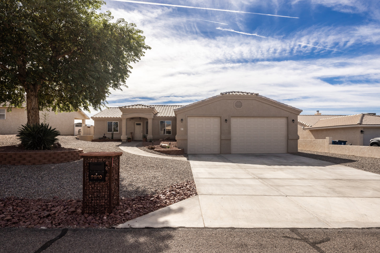 2810 OAKRIDGE DR - Daytime Real Estate Photography