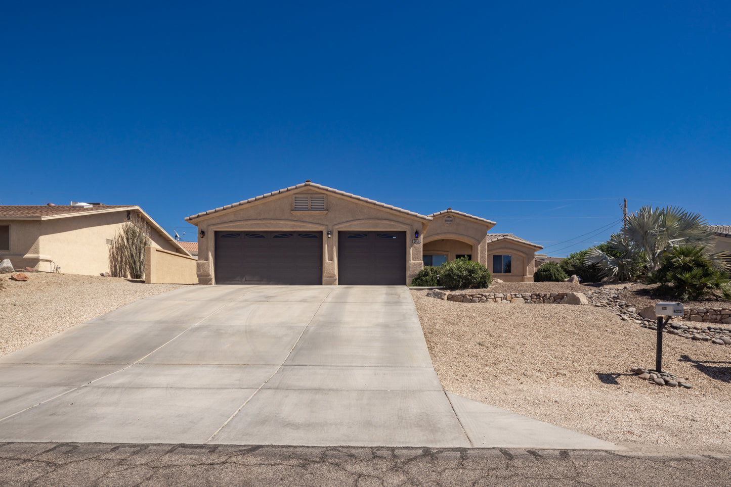 3660 TEXOMA DR - Daytime Real Estate Photography