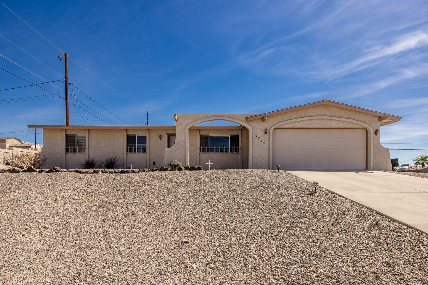 3740 BEACHVIEW DR - Daytime Real Estate Photography
