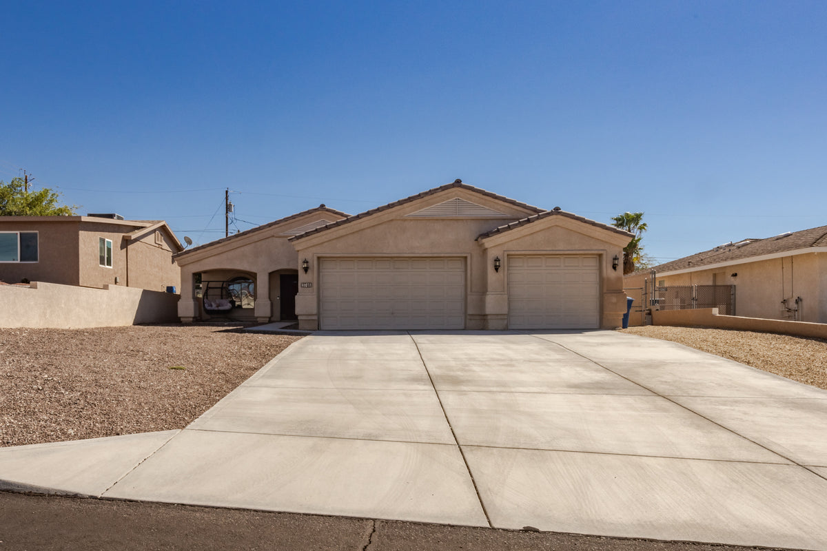 3746 CLEARWATER DR - Daytime Real Estate Photography