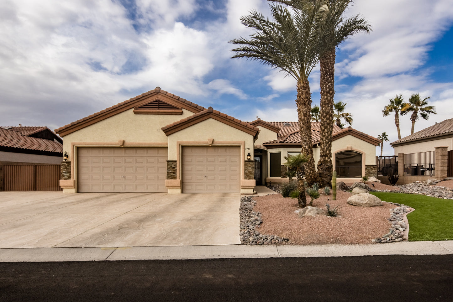 3787 SURREY HILLS LN- Daytime Real Estate Photography