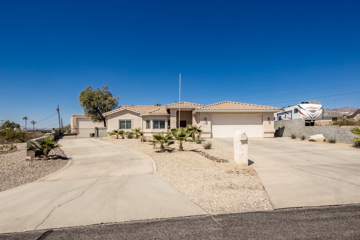 4007 CARLSBAD DR - Daytime Real Estate Photography (With DRONE)