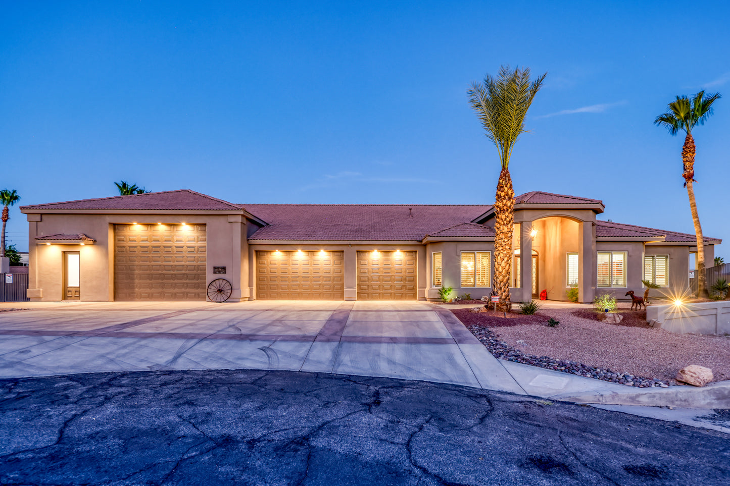 659 PLAZA LAREDO - Evening Real Estate Photography (With DRONE)