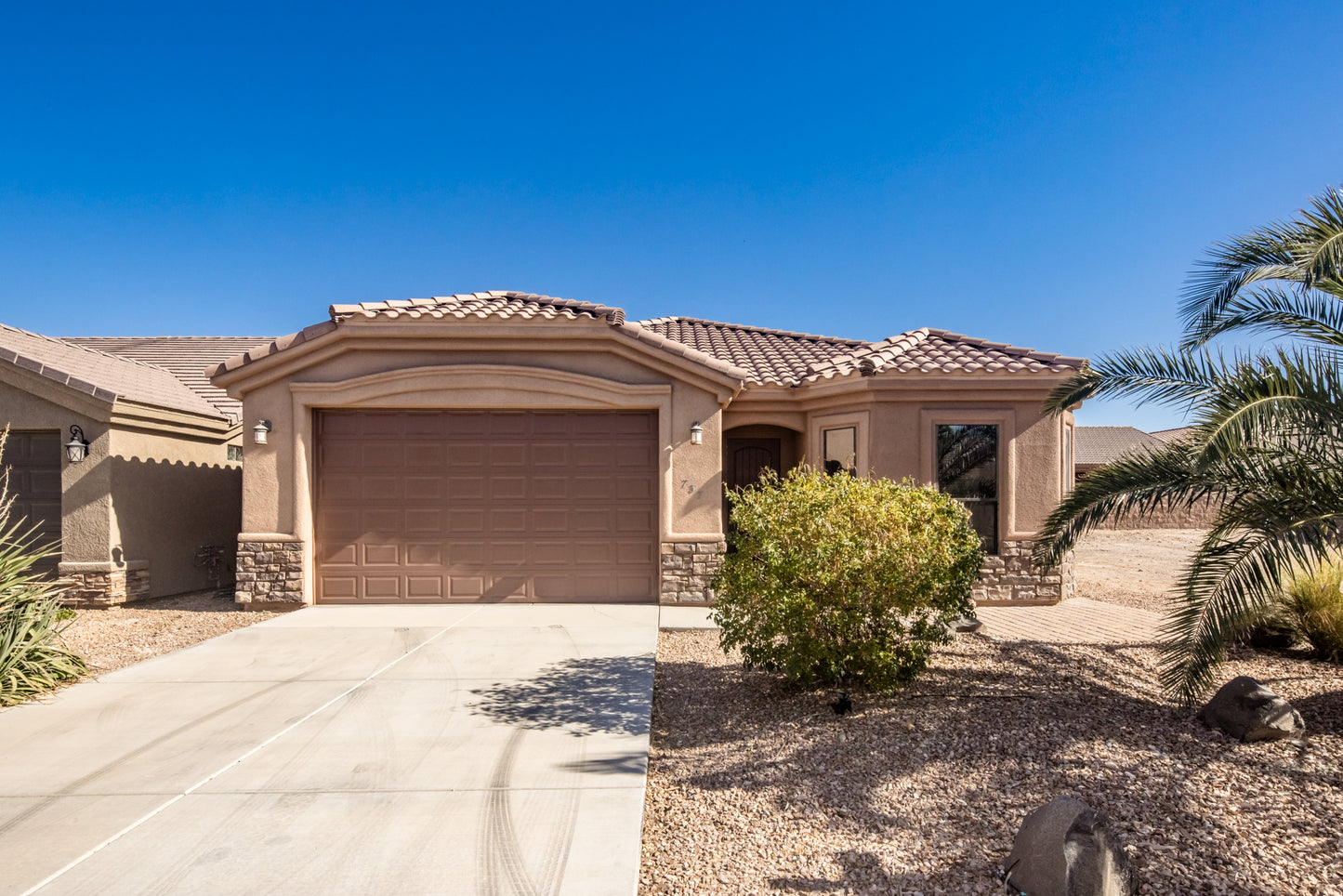 737 MALIBU DR - Daytime Real Estate Photography