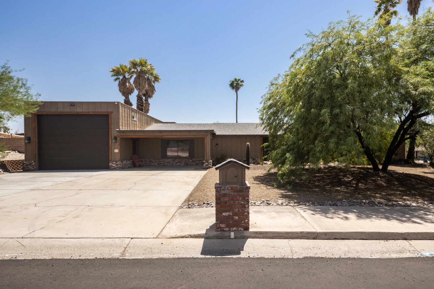 174 SMOKETREE AVE  - Daytime Real Estate Photography
