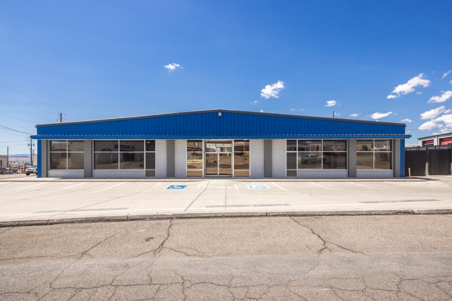 1851 COMMANDER - Daytime Real Estate Photography (With DRONE)