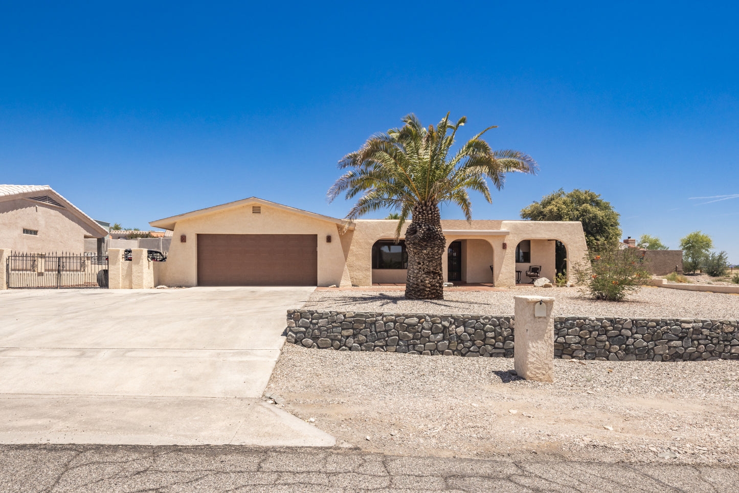 192 LOCUST DR - Daytime Real Estate Photography