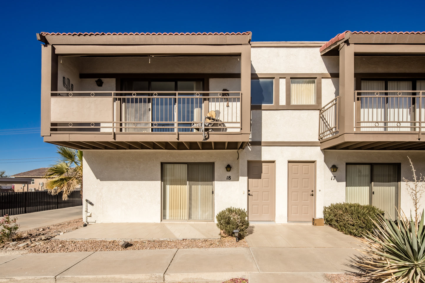 2121 MAGNOLIA DR UNIT 18 - Daytime Real Estate Photography