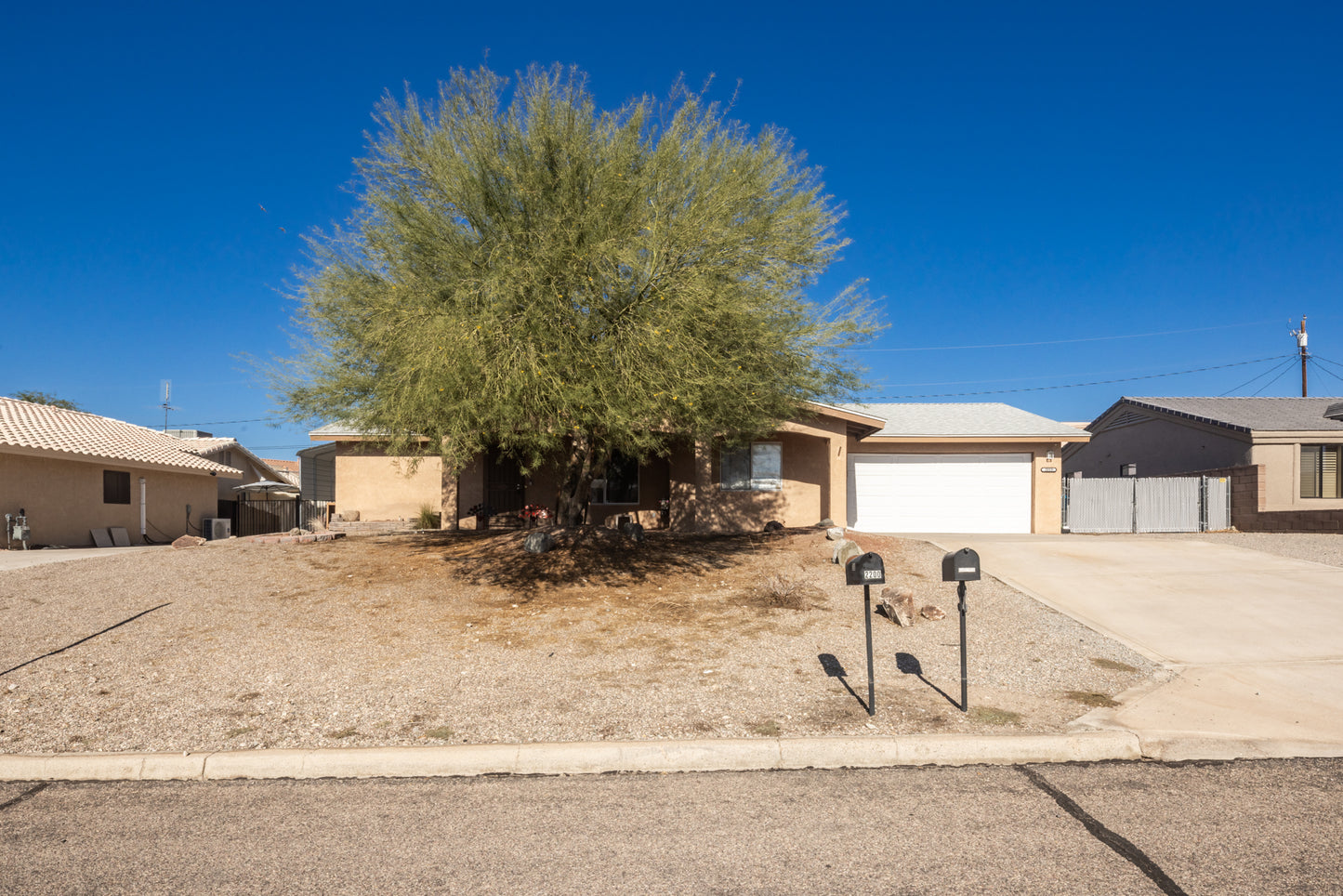 2215 MALAHINI DR - Daytime Real Estate Photography