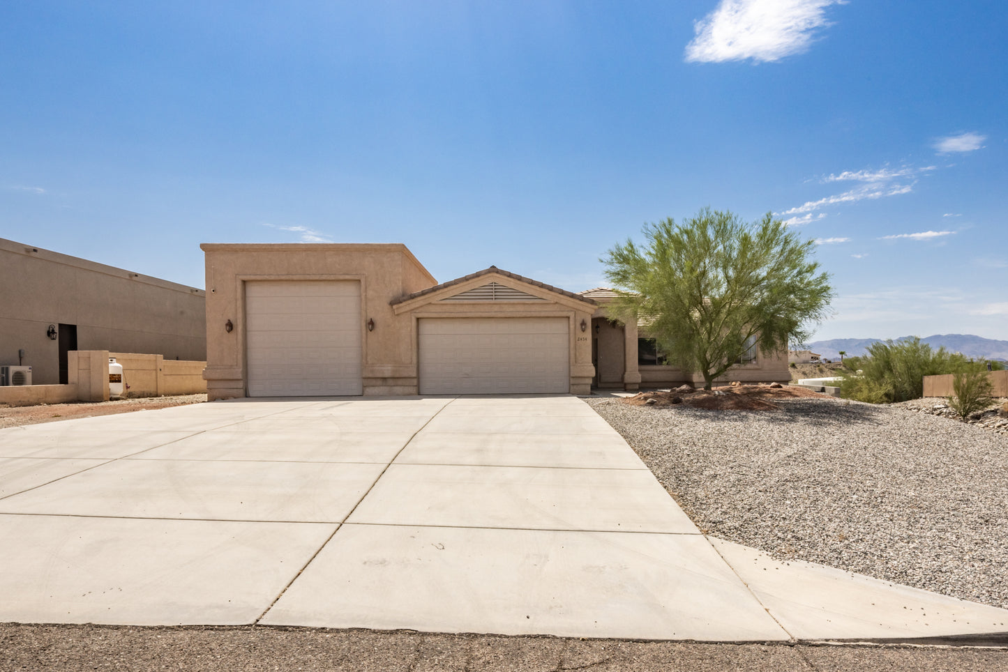 2454 CLIFFWOOD DR - Daytime Real Estate Photography
