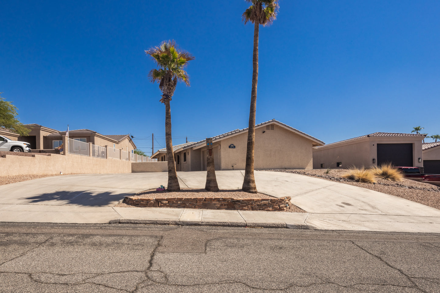 2760 CASTAWAY DR - Daytime Real Estate Photography