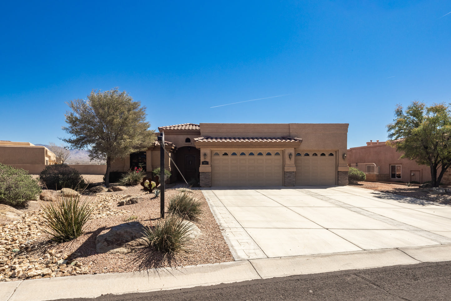 3588 LATROBE DR N - Daytime Real Estate Photography