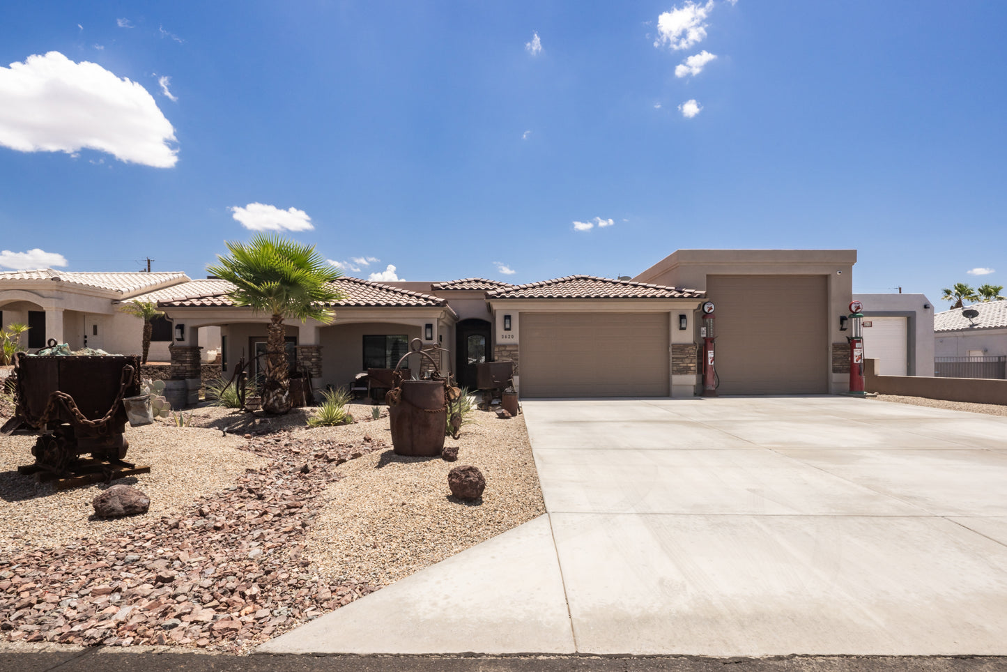 3620 BONANZA DR  - Daytime Real Estate Photography