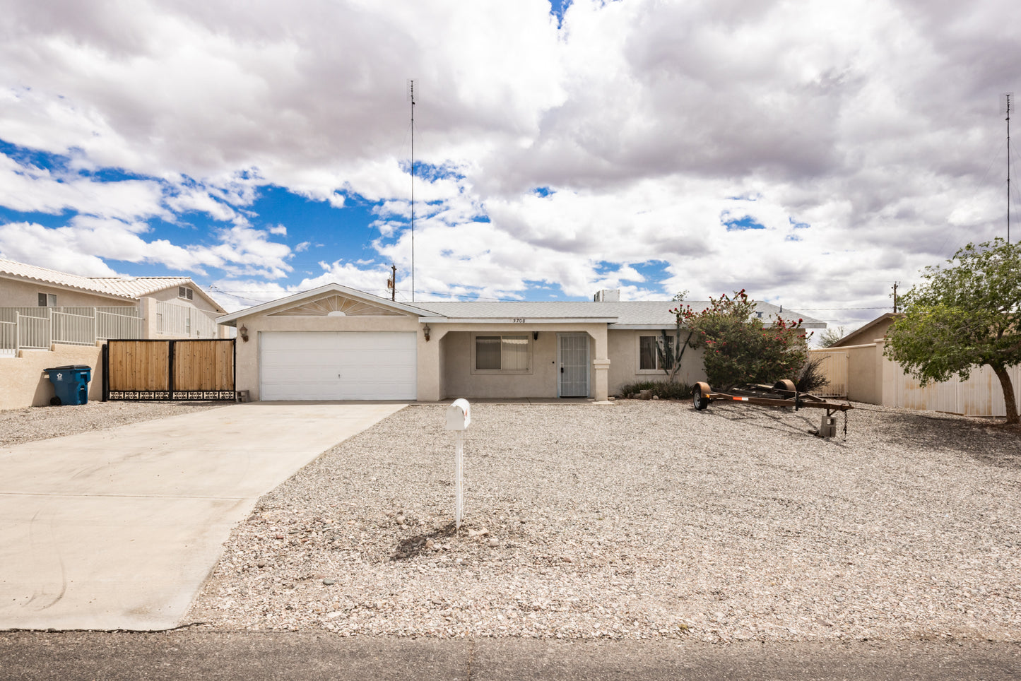 3708 BEACHVIEW DR - Daytime Real Estate Photography