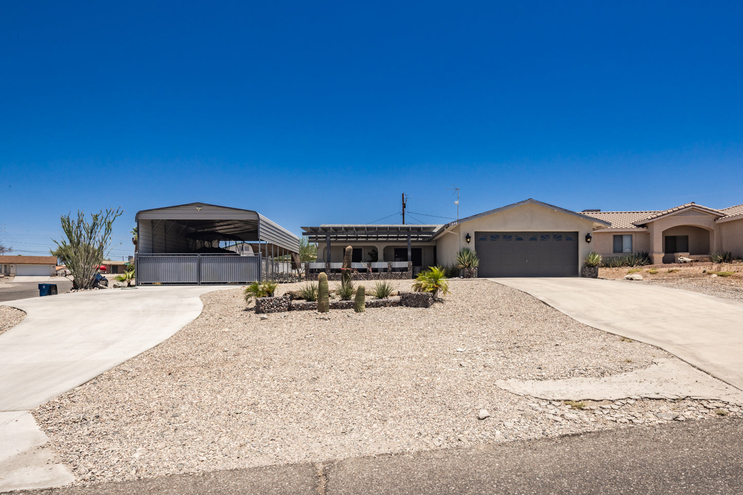 848 CANYON DR - Daytime Real Estate Photography