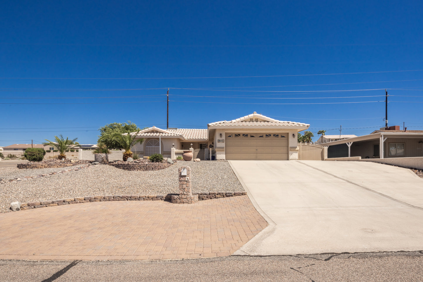 870 DESERT VIEW DR - Daytime Real Estate Photography